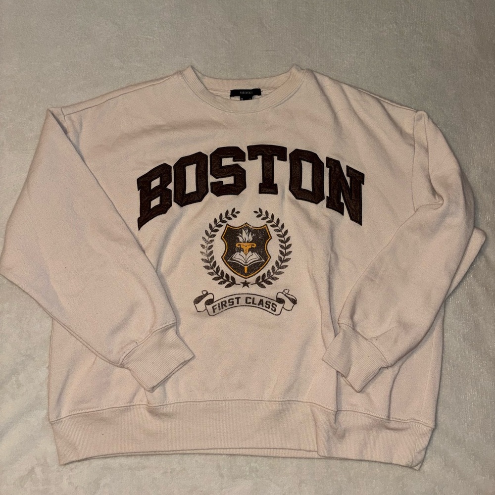 woman’s graphic crewneck